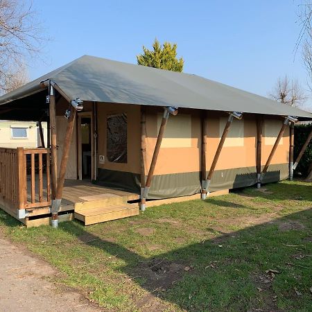 מלון יאבקה Glamour Glamping At Little Beach מראה חיצוני תמונה