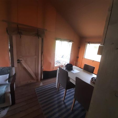 יאבקה Glamour Glamping At Little Beach מראה חיצוני תמונה