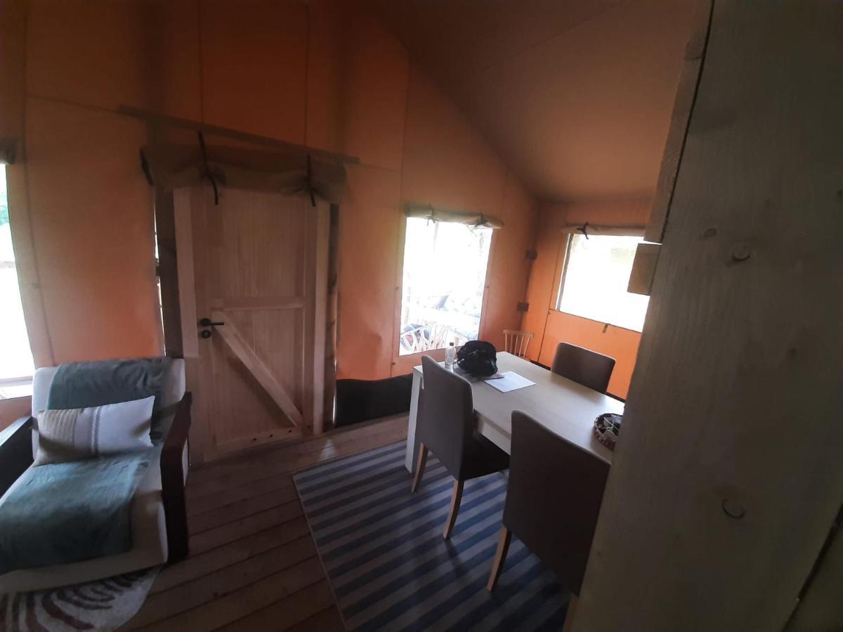 יאבקה Glamour Glamping At Little Beach מראה חיצוני תמונה