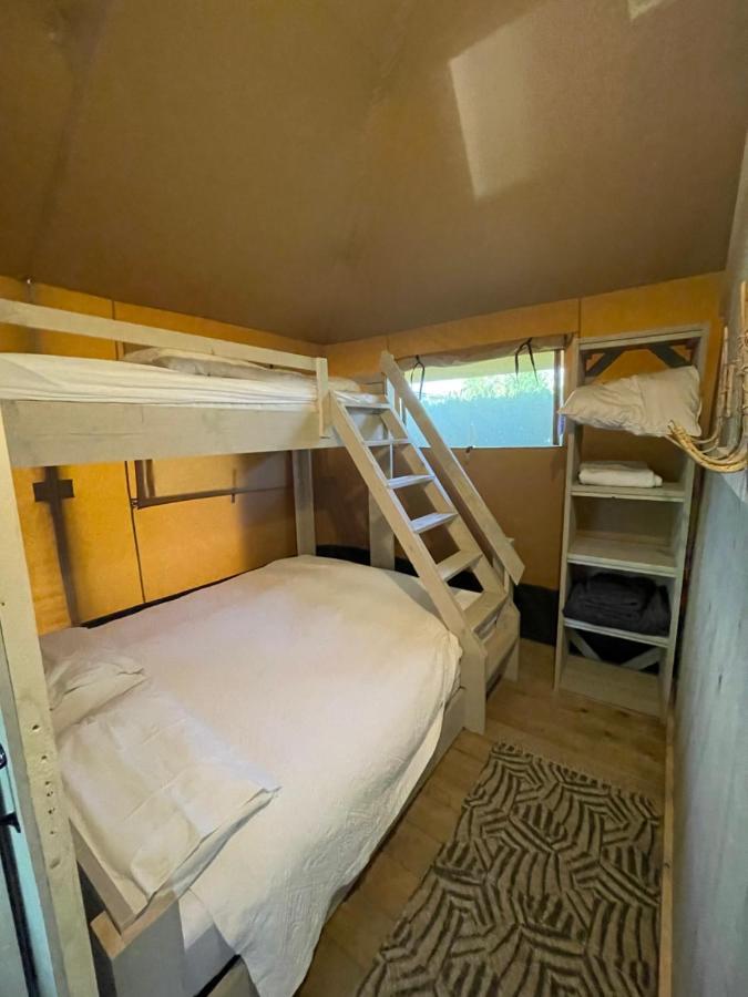 יאבקה Glamour Glamping At Little Beach מראה חיצוני תמונה